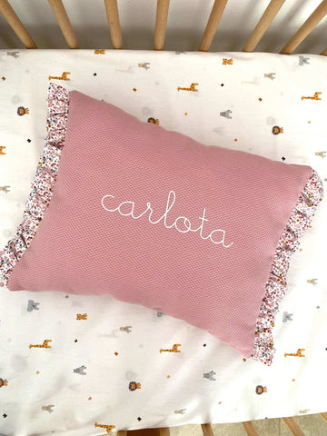 Cojín personalizado volantes